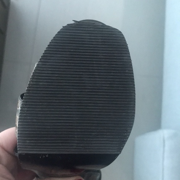 YSL Yves Saint Laurent Tribute Sandals - Picture 7 of 8